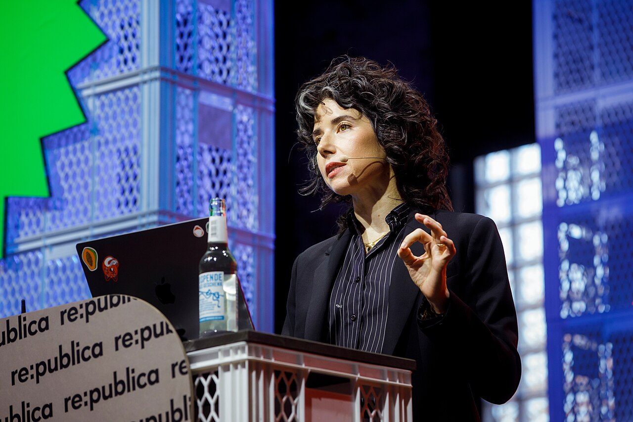 Cover Image for Meredith Whittaker + Signal + You Caring about Privacy